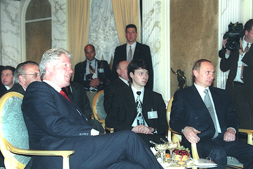 С Президентом США Биллом Клинтоном на концерте джазовых коллективов Олега Лундстрема и Игоря Бутмана. 3 июня 2000 года.
