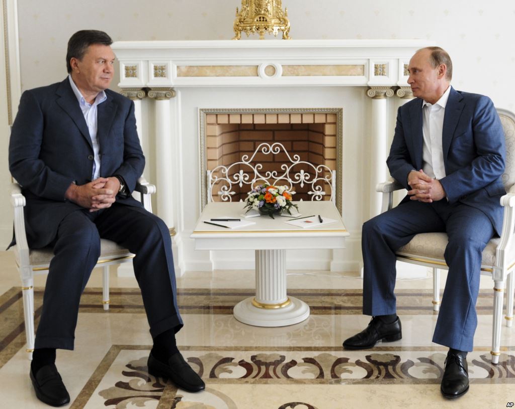 Владимир Путин с президентом Украины Виктором Януковичем.