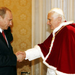 Папа Римский Бенедикт XVI с Владимиром Путиным в 2007 году.